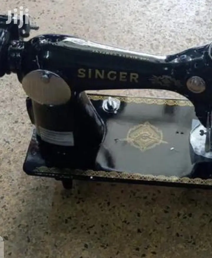 For Sale Singer Sewing Machine
