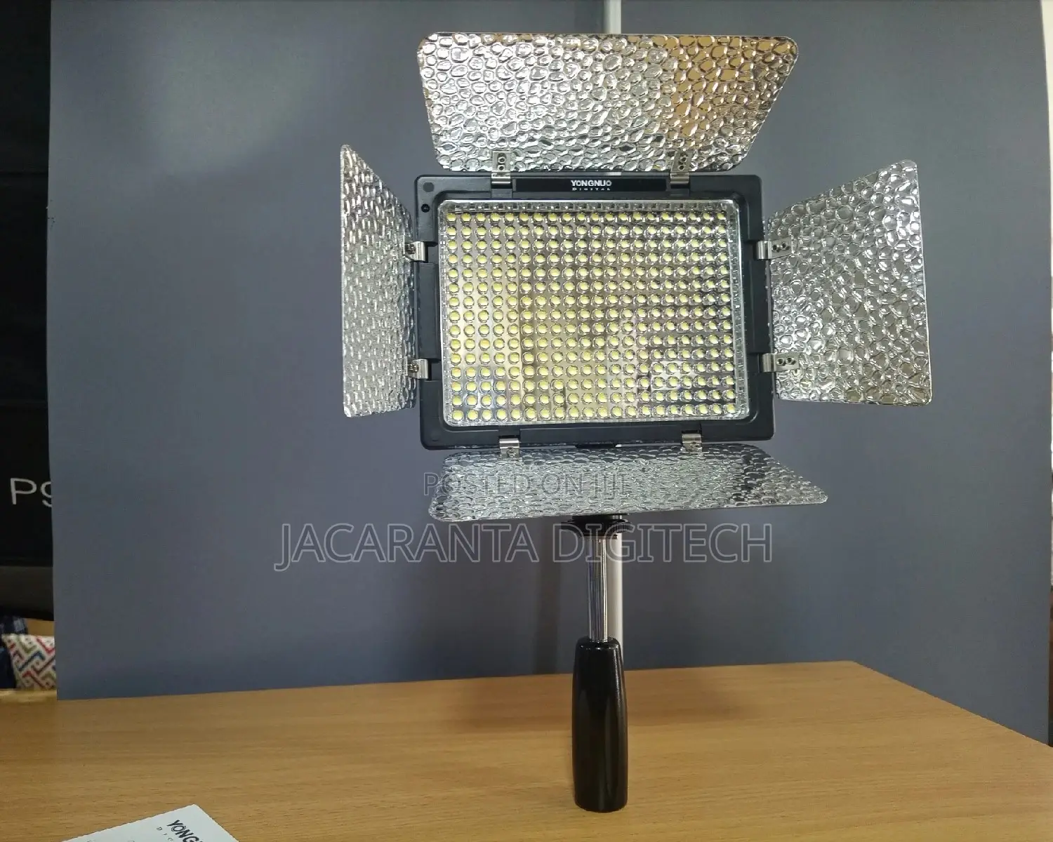 Yongnuo YN-300 On-Camera LED Light (5600K)