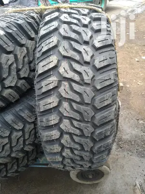 Maxtrek Mud Terrain Tires Sizes 285/75r16 Lt 8 Ply Rating.