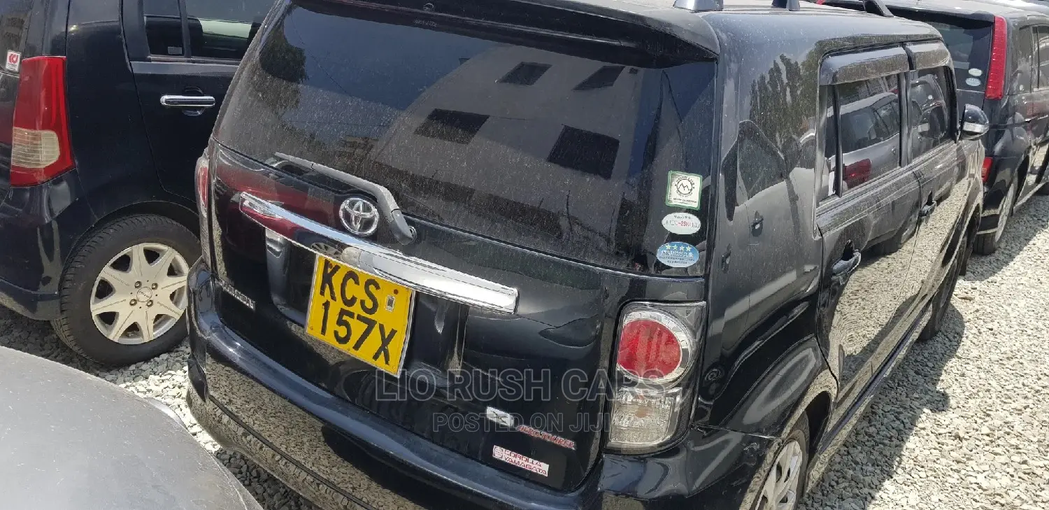 Toyota Corolla Rumion 2011 Black