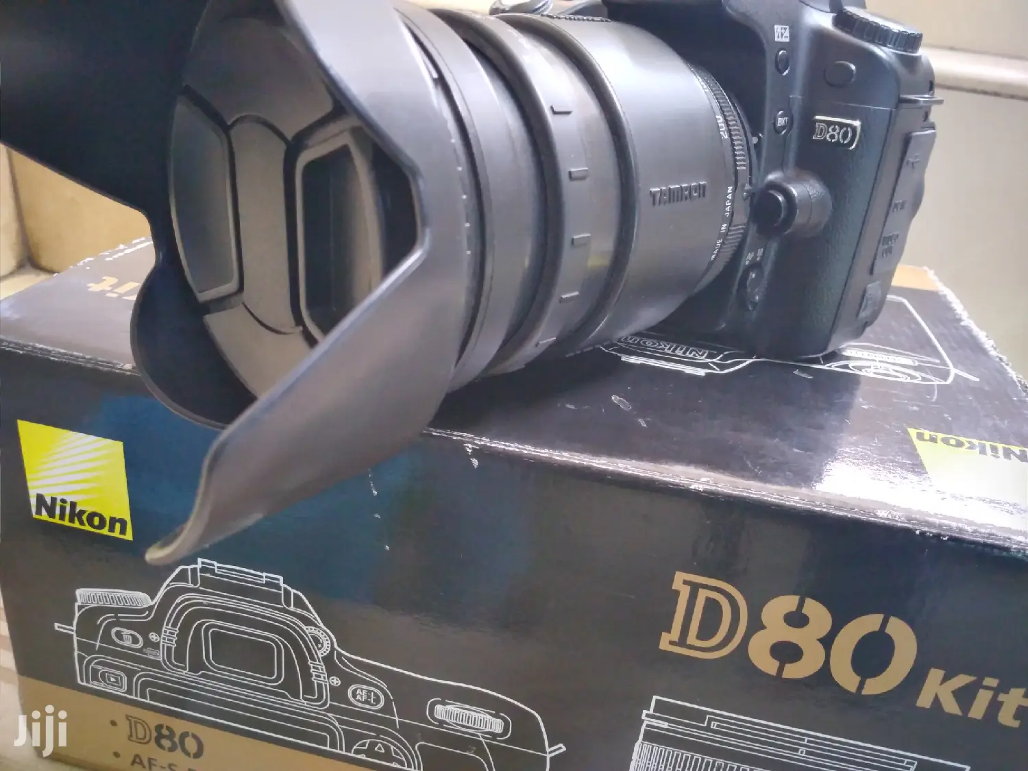 DSLR Nikon D80