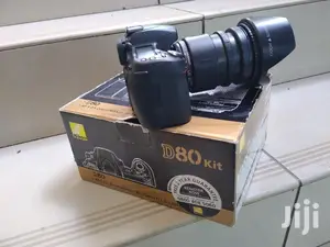 DSLR Nikon D80