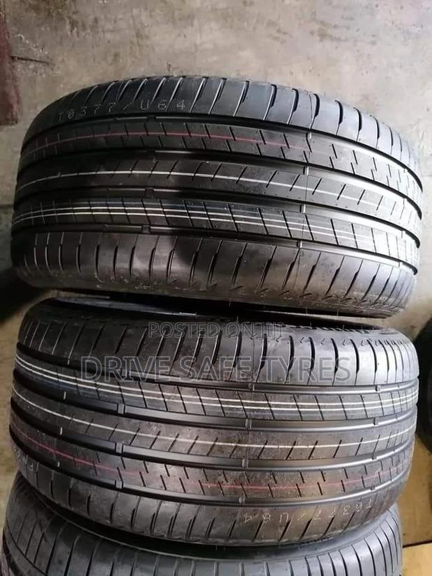 235/35 R19 Bridgestone Tyre Made in Japan