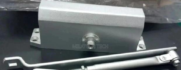 Doorclosure - main view