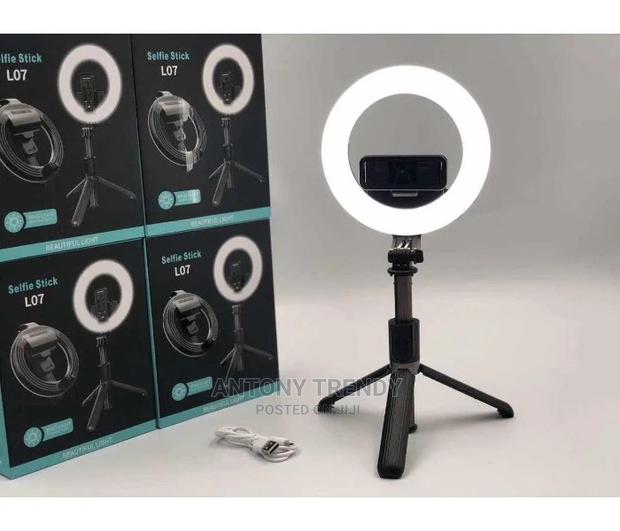 L07 Selfie Stick With Phone Holder Monopod Selfie Ring Light - main view