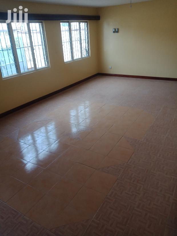 Three Bedrooms Plus Sq South C - thumbnail 15