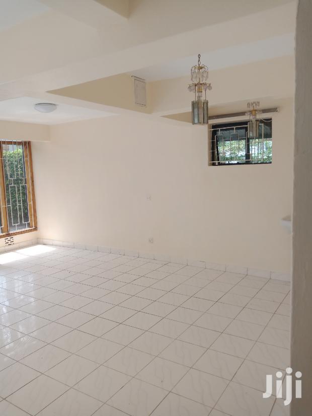 Four Bedrooms Plus Sq South C - thumbnail 11