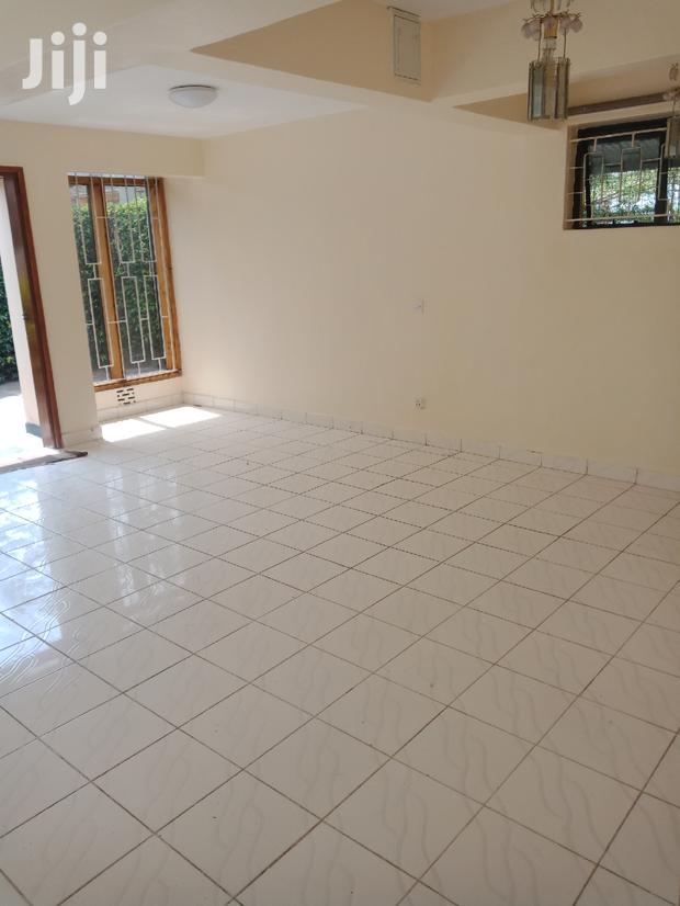 Four Bedrooms Plus Sq South C - thumbnail 16