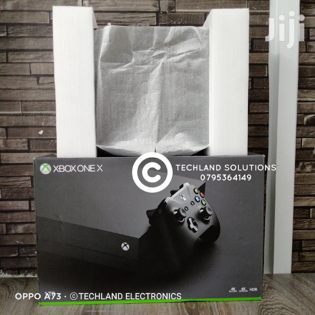 Xbox One X, One Pad + One Tb Storage, 4K Resolution