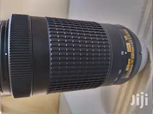 Nikon 70-300mm VR Lense