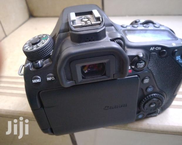 DSLR Canon 80D - thumbnail 3