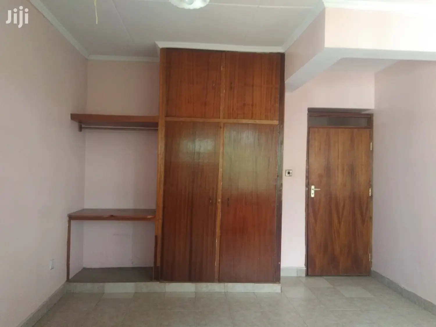 Spacious 2bedroomed Guest Wing to Let