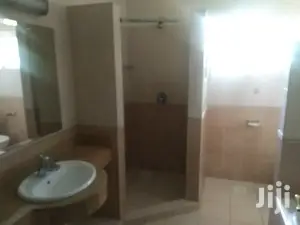 Modern 4bedroomed Mansion, 2nodsqs to Let