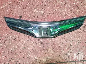Honda Fit Shuttle Glass Grill