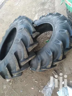 Tractor Tires Sizes 12.4-24 BKT Make Made in India.