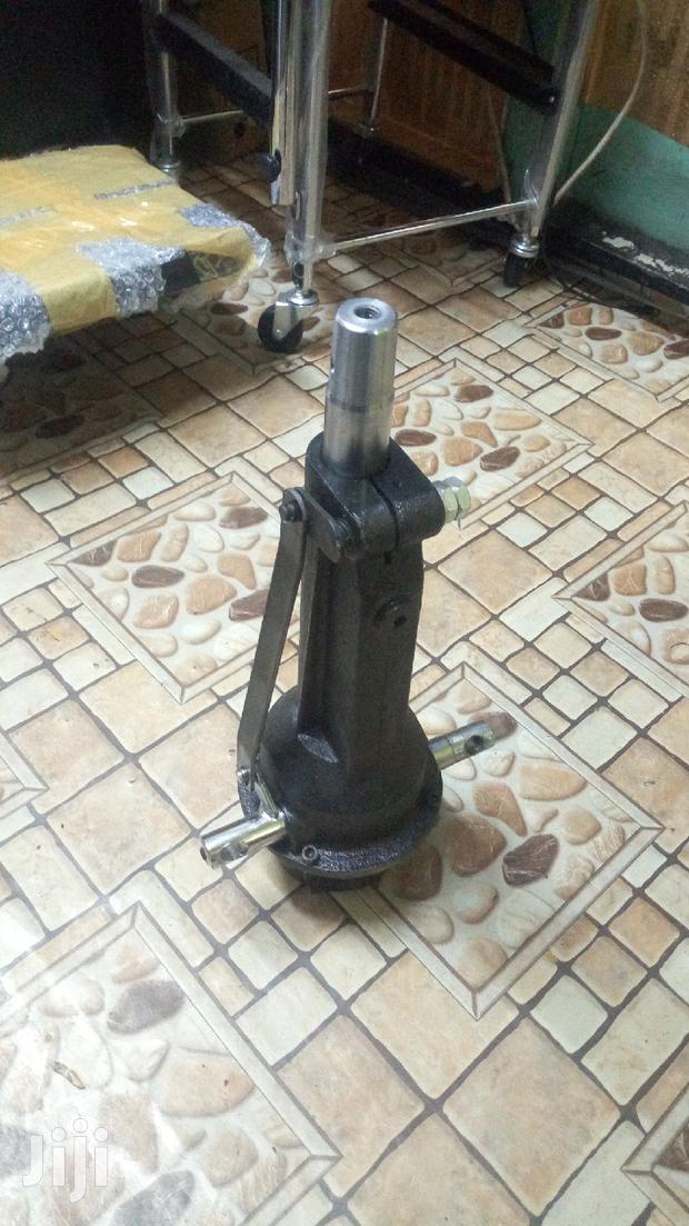 Hydralic Pumps for Styling and Barber Chairs - main view