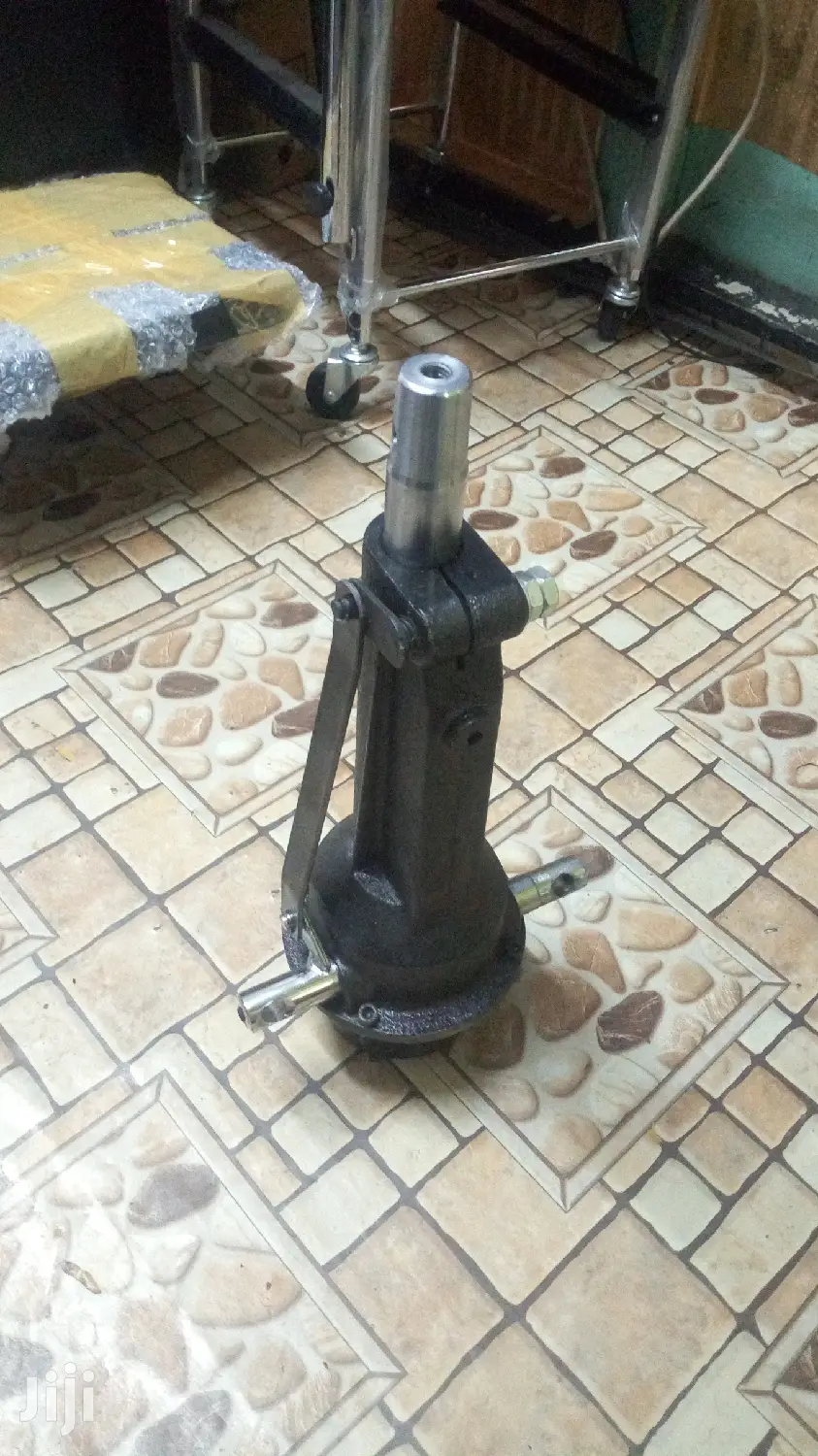 Hydralic Pumps for Styling and Barber Chairs