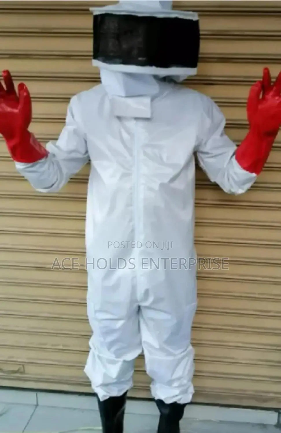 Fitting Bee Suit and Free Gloves
