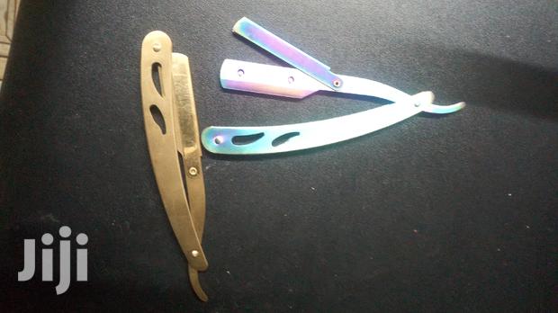 Razor Holder/Shaving Razor - main view