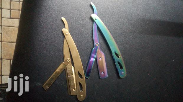 Razor Holder/Shaving Razor - thumbnail 3