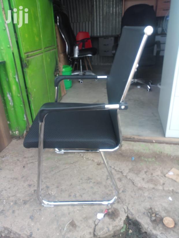 Ideal Waiting Chair - thumbnail 2