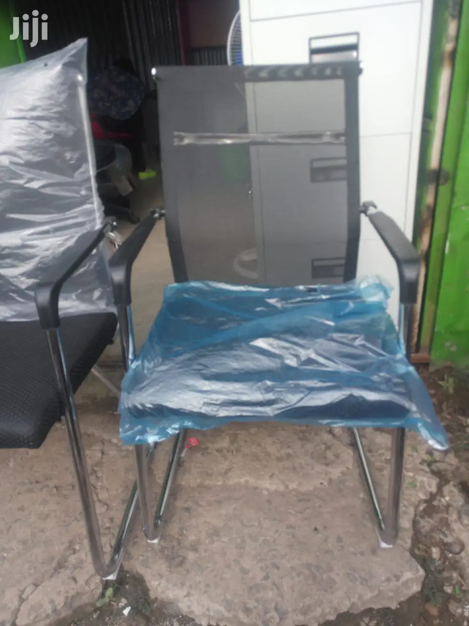 Smart Visitors Chair