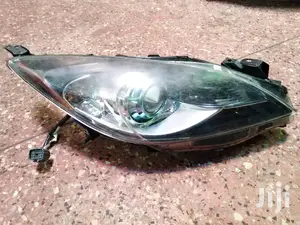 Mazda Axela New Model Xenon Headlights