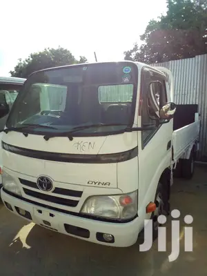 Toyota Dyna 2013 White