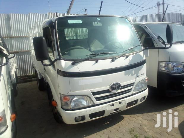 Toyota Dyna 2013 White