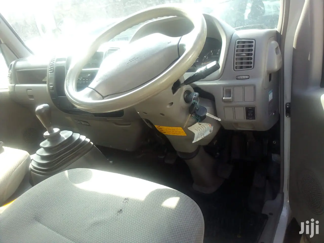 Toyota Dyna 2013 White