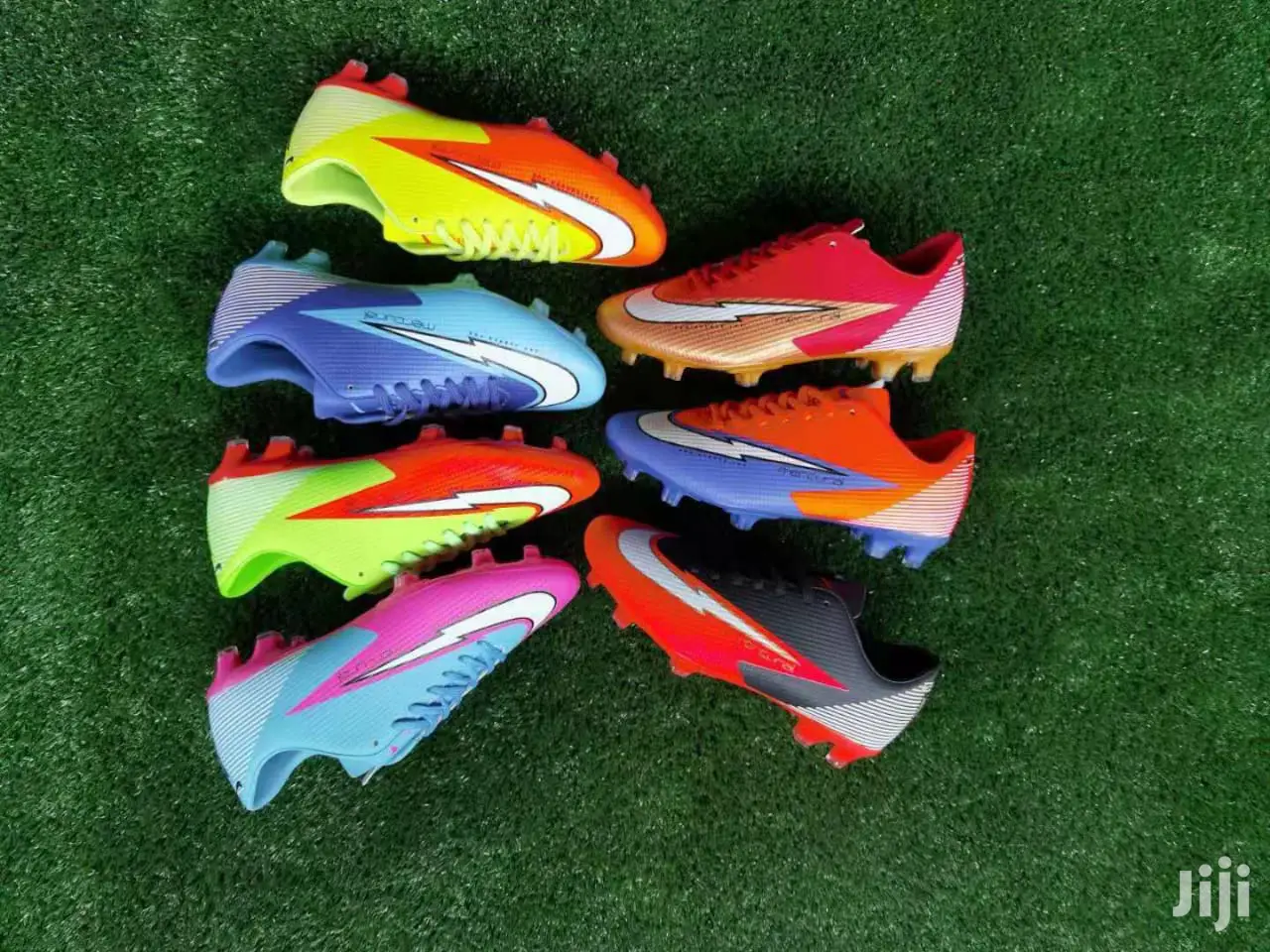 Sports Boots/Football Shoes