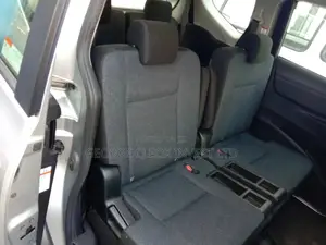 Toyota Sienta 2016 Silver
