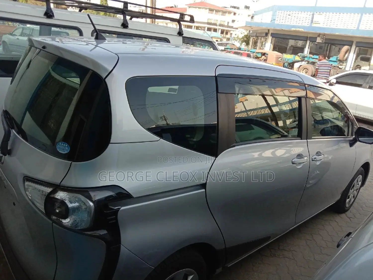 Toyota Sienta 2016 Silver
