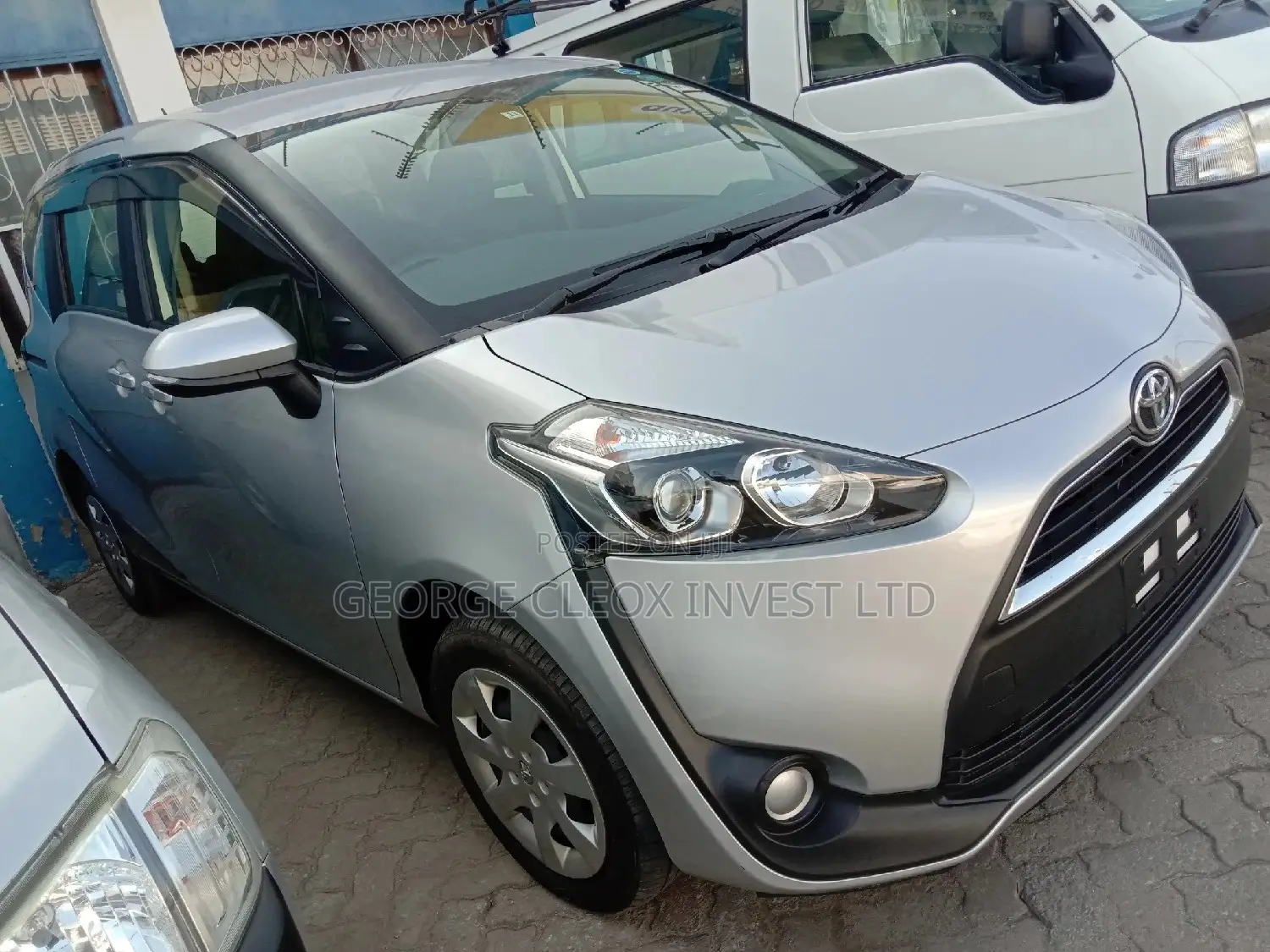 Toyota Sienta 2016 Silver