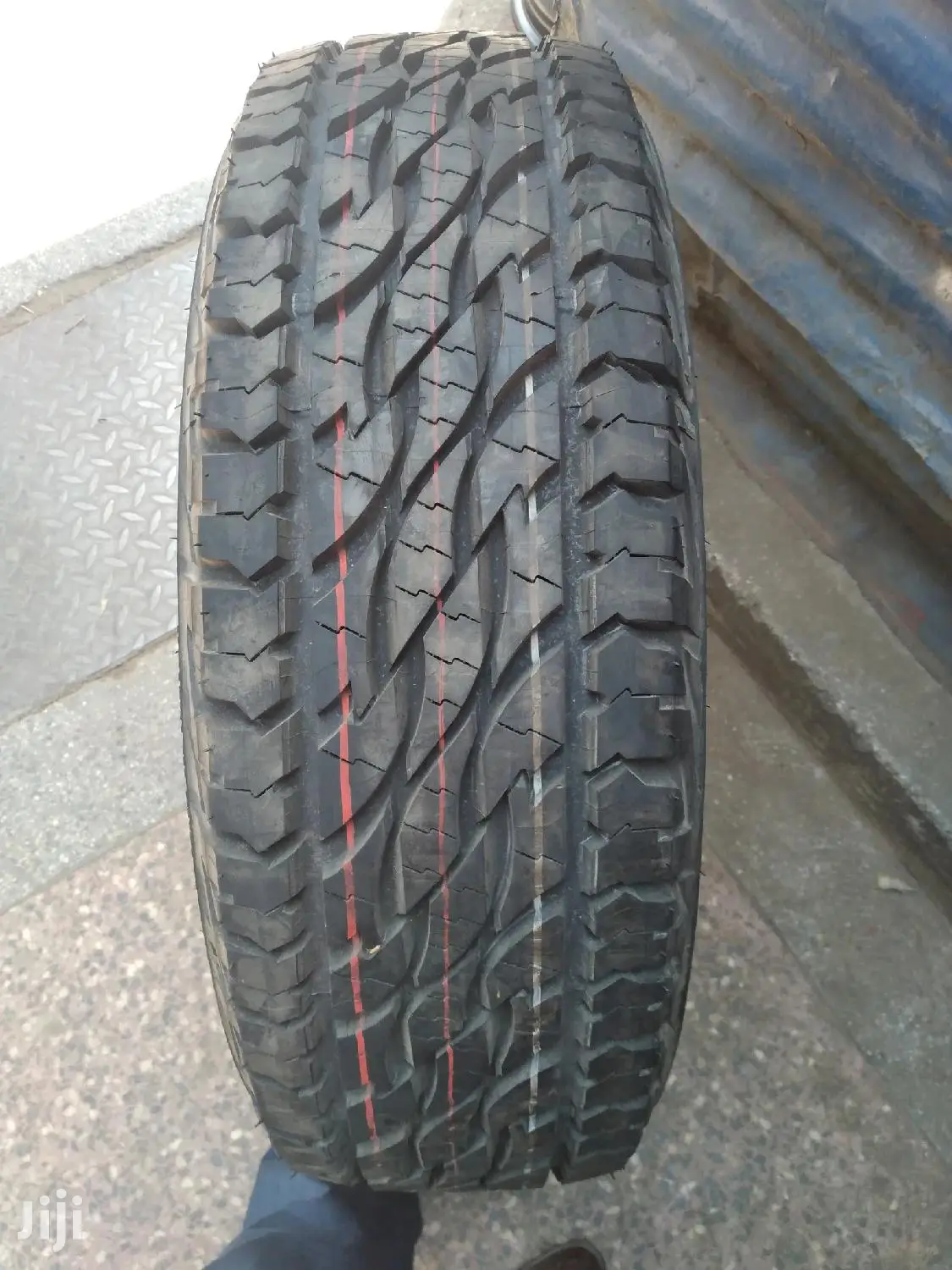 Original Bridgestone Tires Sizes 235/65r17 A/T.