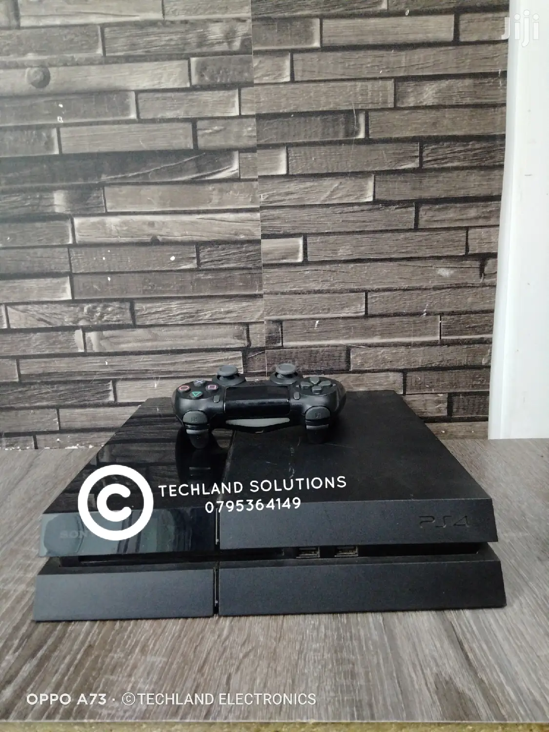 Playstation 4 , 500 Gb , Pad and All Cables