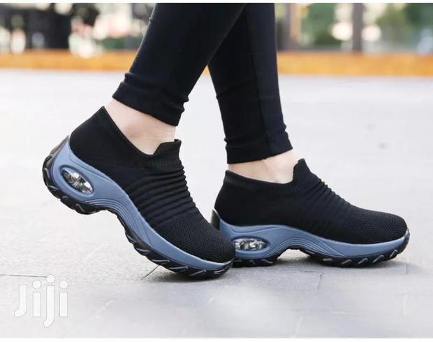 Comfortable Breathable Sneakers - thumbnail 2