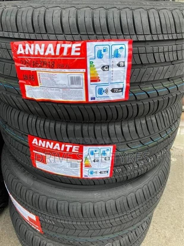 225/45 ZR18 Annaite Tyre Made in China