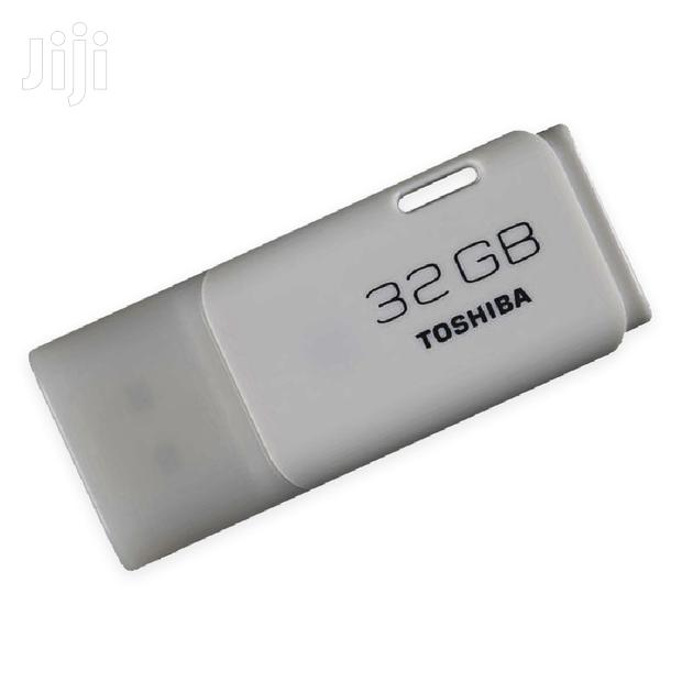 Toshiba 32GB FLASH DISK - White - thumbnail 2
