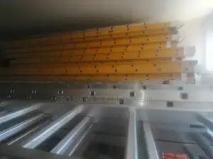 28 Ft Fiberglass Ladder (8.4 Meter)