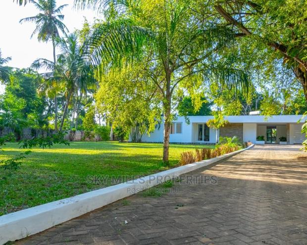 3bdrm Villa in Mtwapa Creekside for Sale - main view