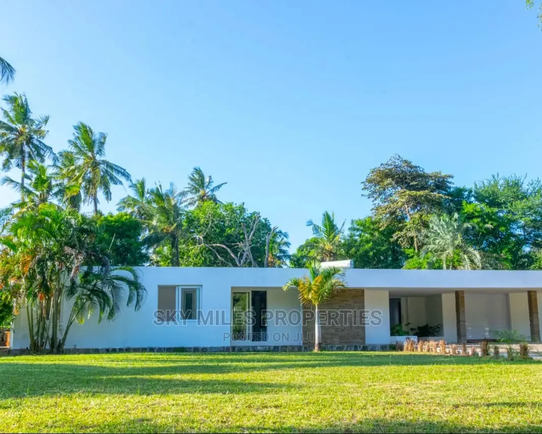 3bdrm Villa in Mtwapa Creekside for Sale
