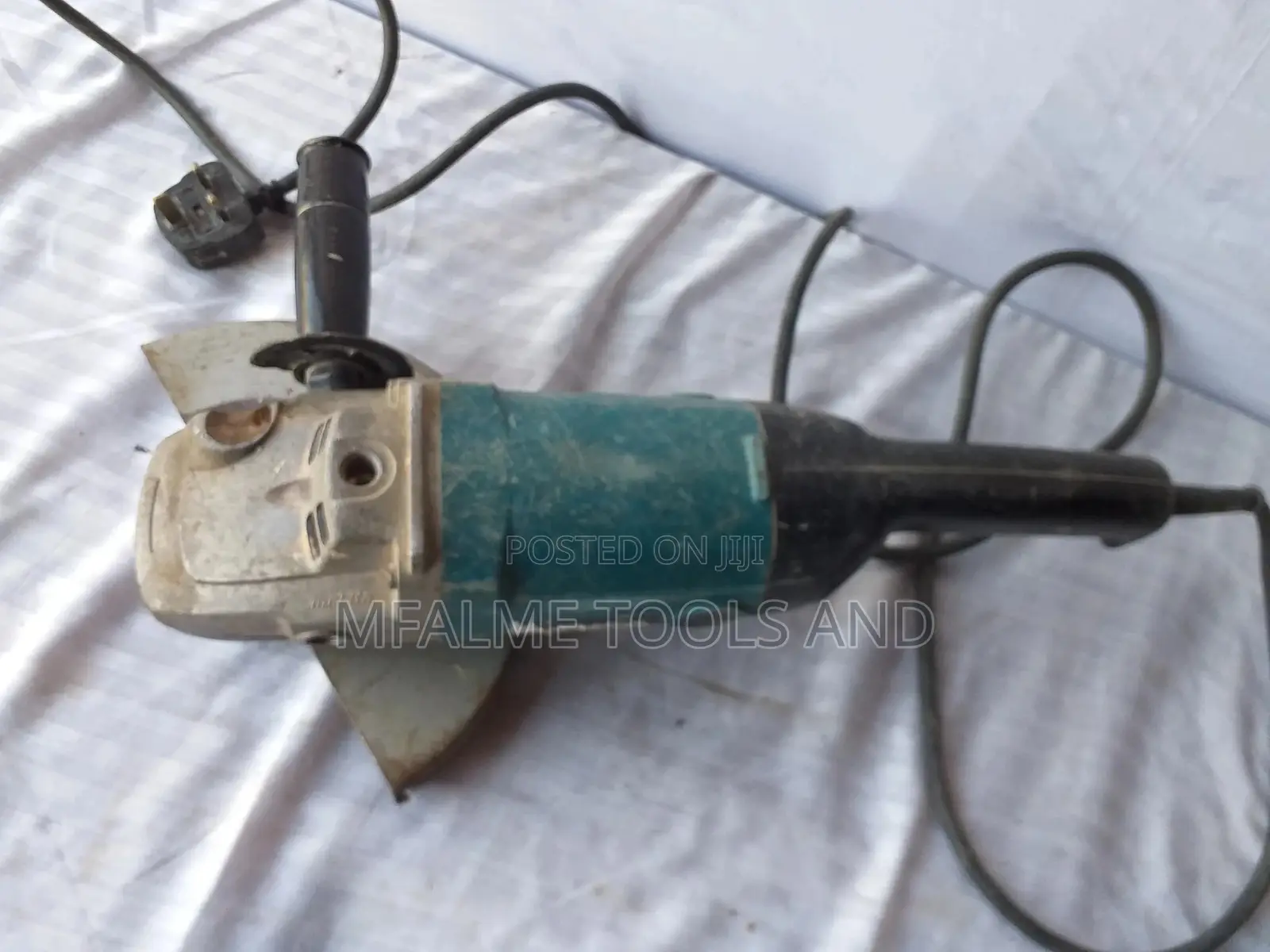 Angle Grinder - Genuine Makita 9 Inch Heavy Duty 240v- EX-UK