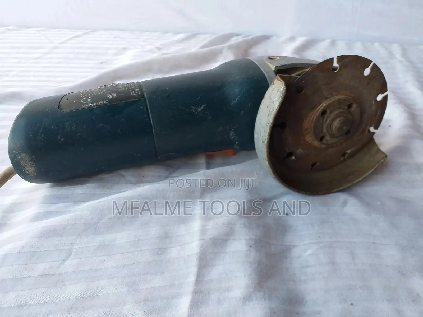Grinder -B Decker Small Light Duty Grinder 800w, 240v- Ex-Uk