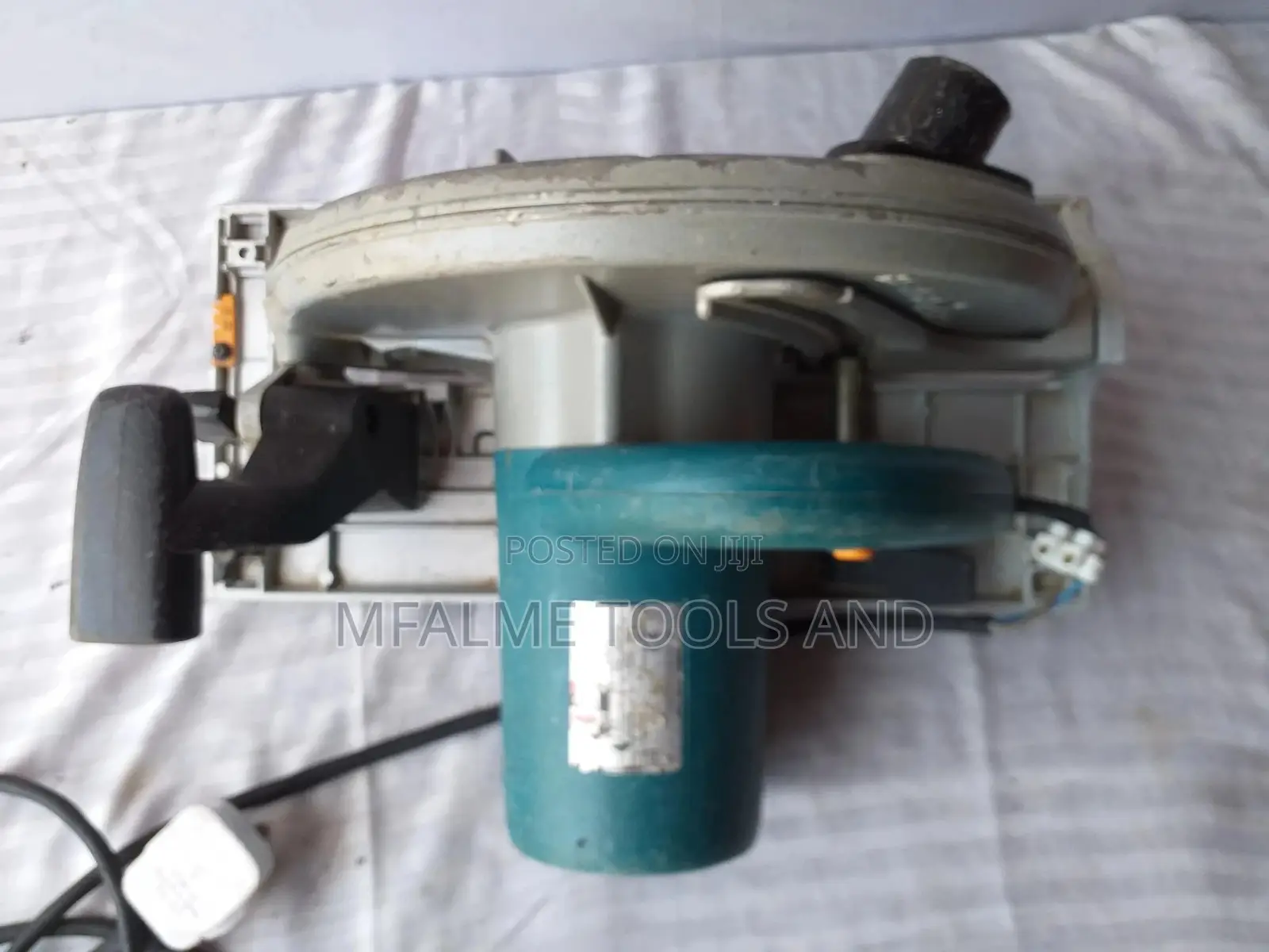 Circular Saw - Genuine Makita 9" 240v, 1350W Saw - Ex-Uk