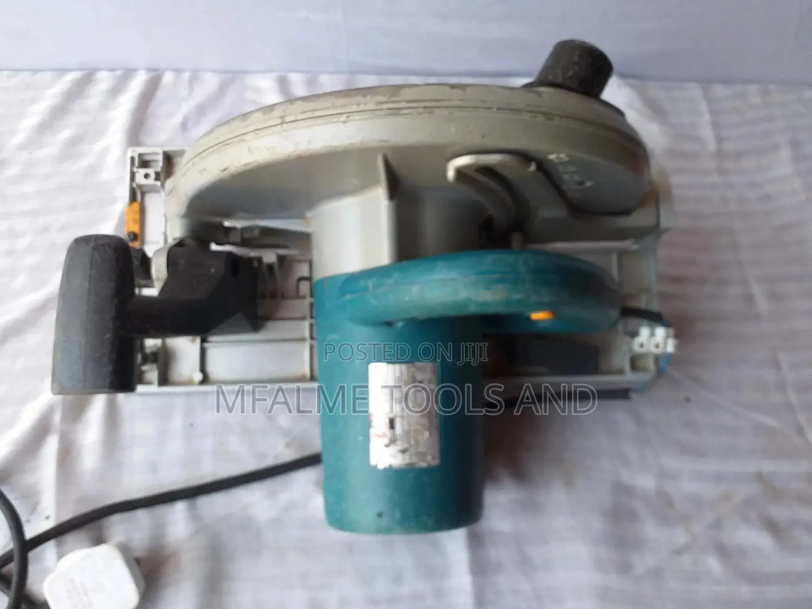 Circular Saw - Genuine Makita 9" 240v, 1350W Saw - Ex-Uk