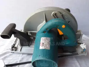 Circular Saw - Genuine Makita 9" 240v, 1350W Saw - Ex-Uk