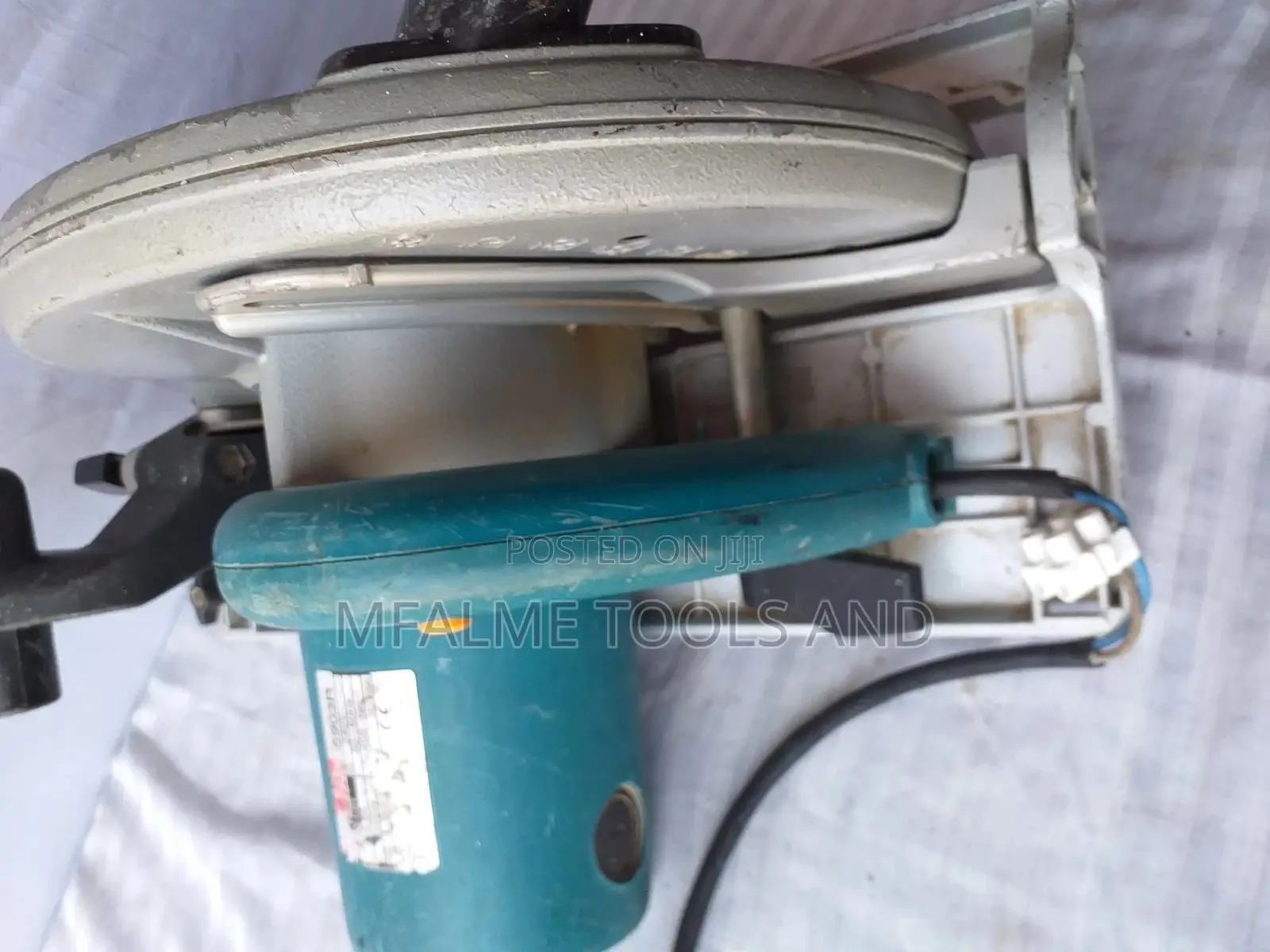 Circular Saw - Genuine Makita 9" 240v, 1350W Saw - Ex-Uk