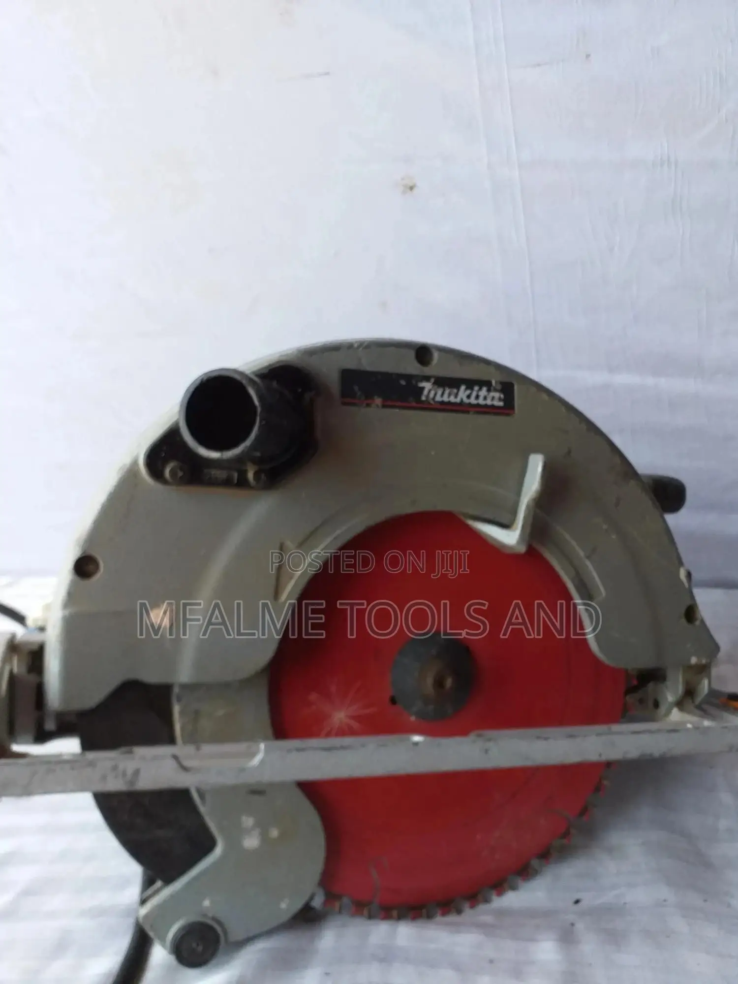 Circular Saw - Genuine Makita 9" 240v, 1350W Saw - Ex-Uk