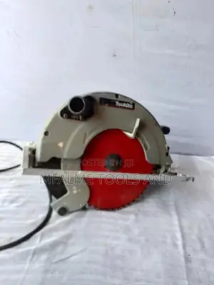 Circular Saw - Genuine Makita 9" 240v, 1350W Saw - Ex-Uk